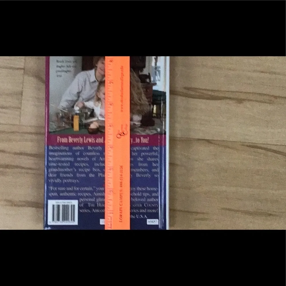 The Beverly Lewis Amish Heritage‎  Cookbook Large Print 2004